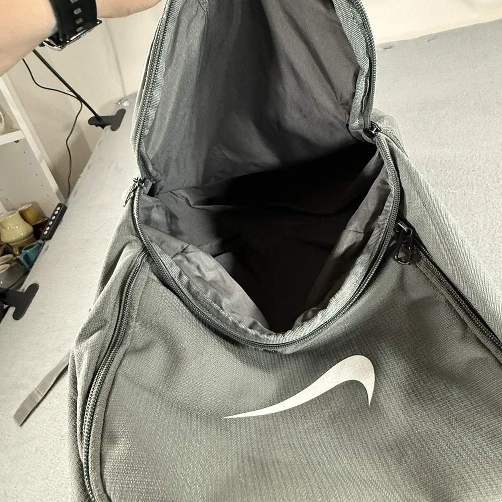 Nike Brasilia 9.5 Gym Training Extra Large Backpack 30L BA5959-010 Gray XL